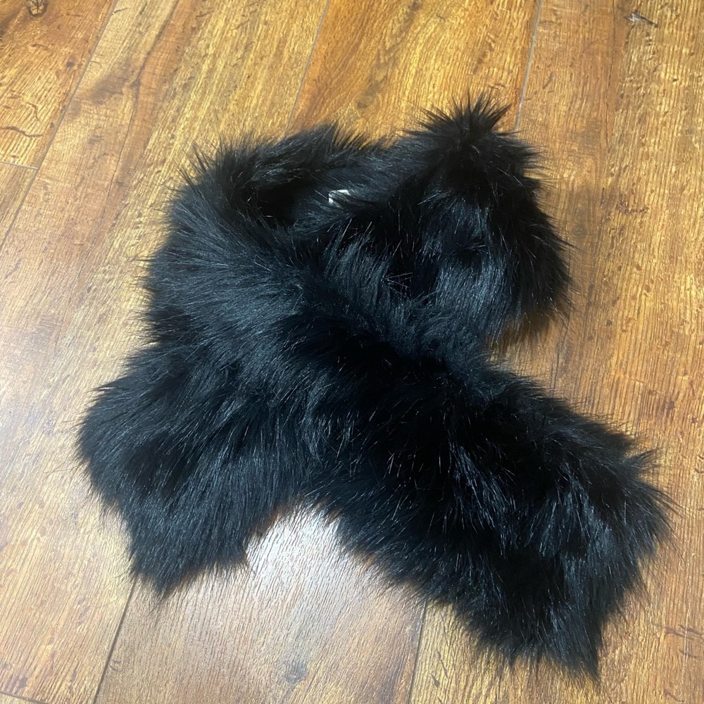 NWT JCrew black Faux fur scarf wrap